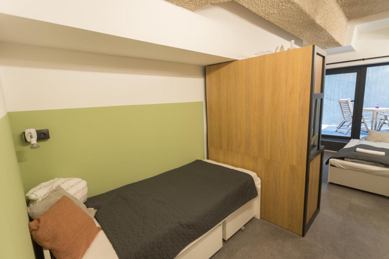 Peaceful Basement Apartment With Terrace & Free Gym — Fotók 2