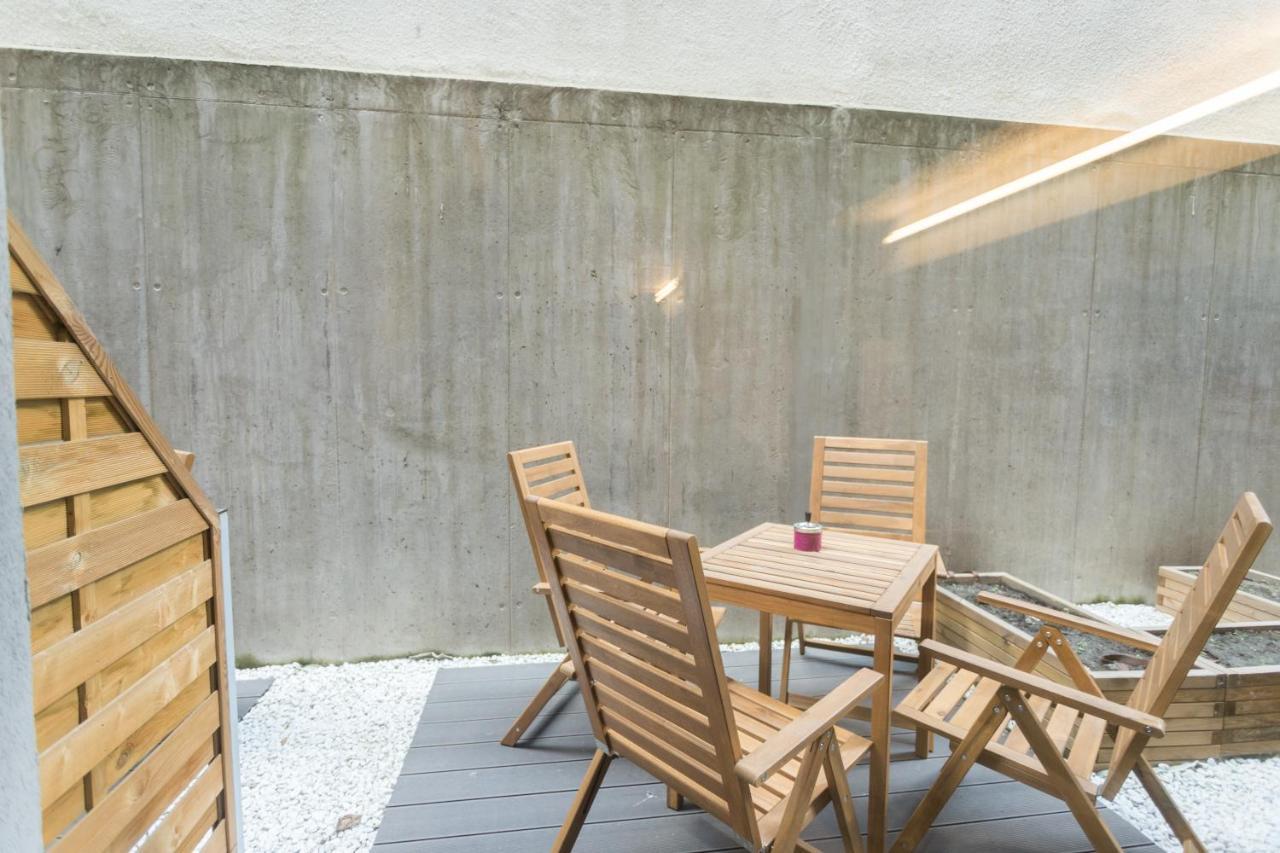 Peaceful Basement Apartment With Terrace & Free Gym — Fotók 3